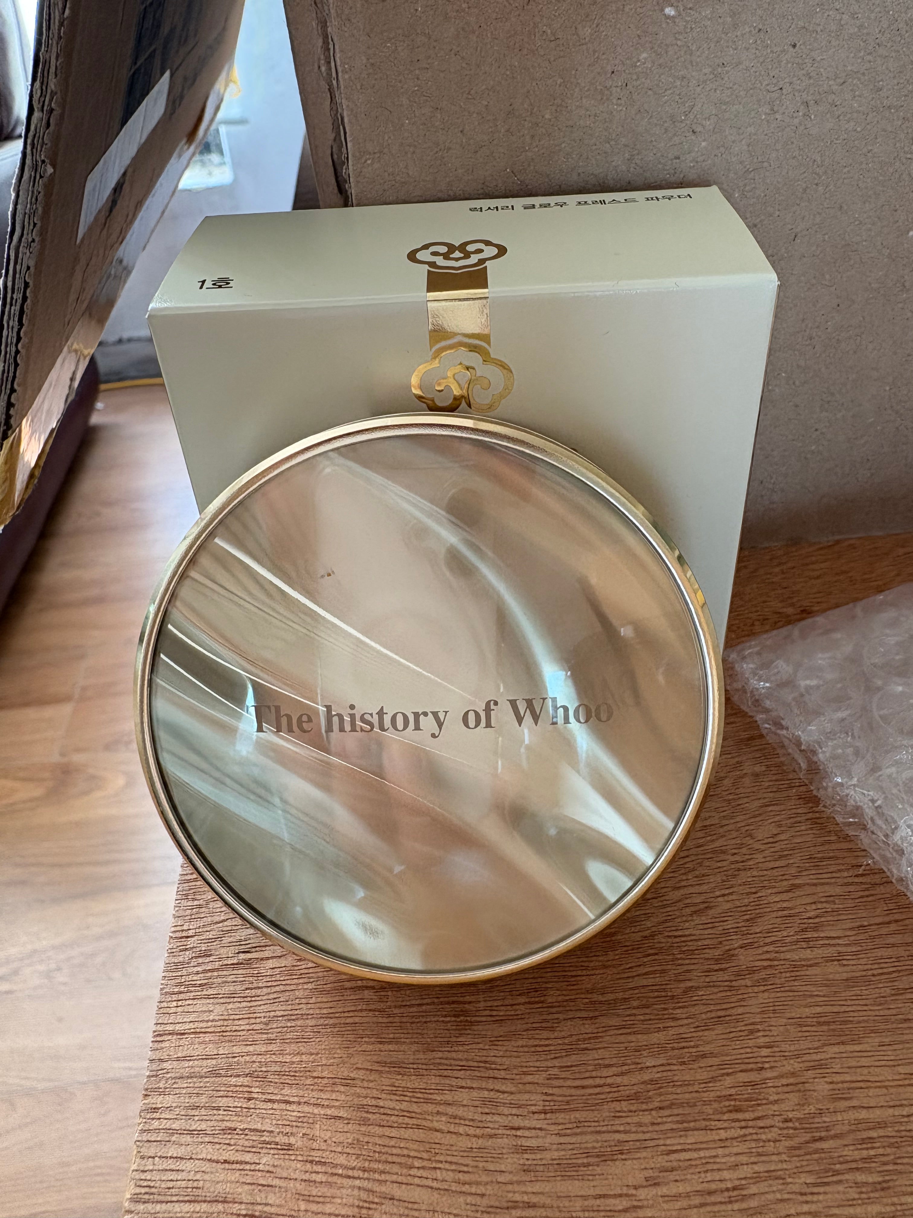 The history of Whoo
Gongjinhyang: Mi Luxury Glow Pressed Powder No.1
SPF30/PA++